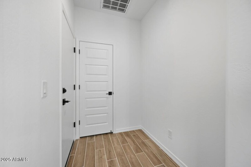 8827 W PASADENA Avenue - Ready Now!