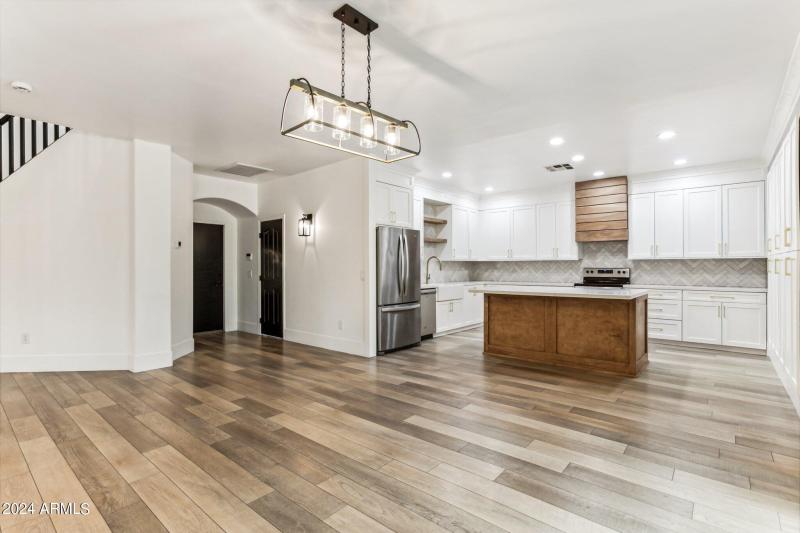Dining Area to Kitchen3