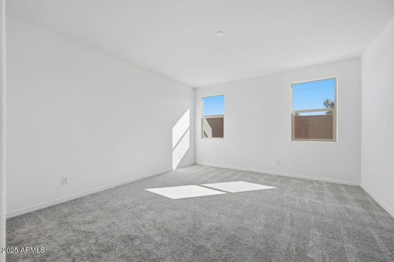 8827 W PASADENA Avenue - Ready Now!