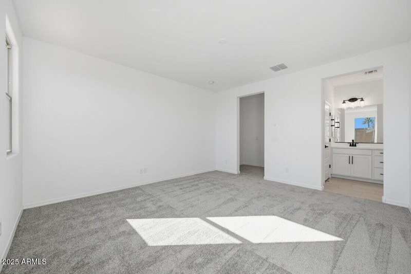 8827 W PASADENA Avenue - Ready Now!