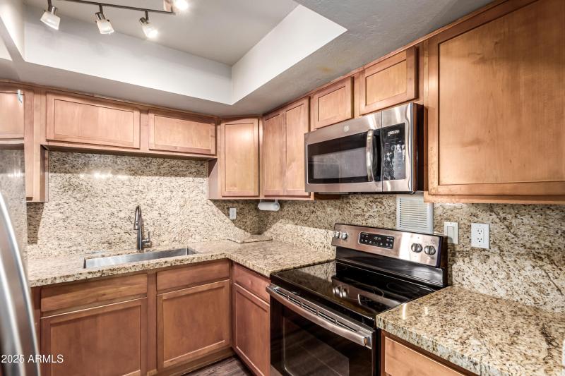 Granite Counters & Backsplash