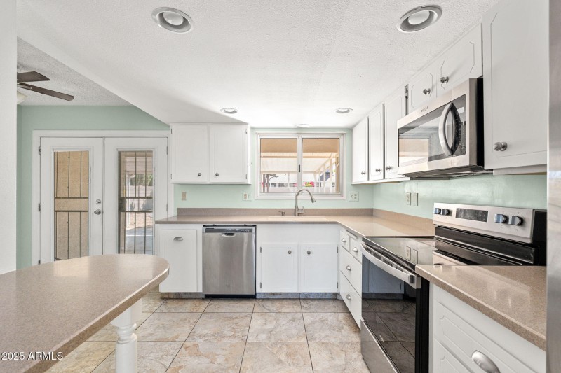 13247 W Beardsley Rd - 12