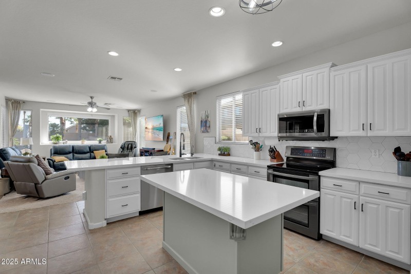 11-web-or-mls-Meadowview-13