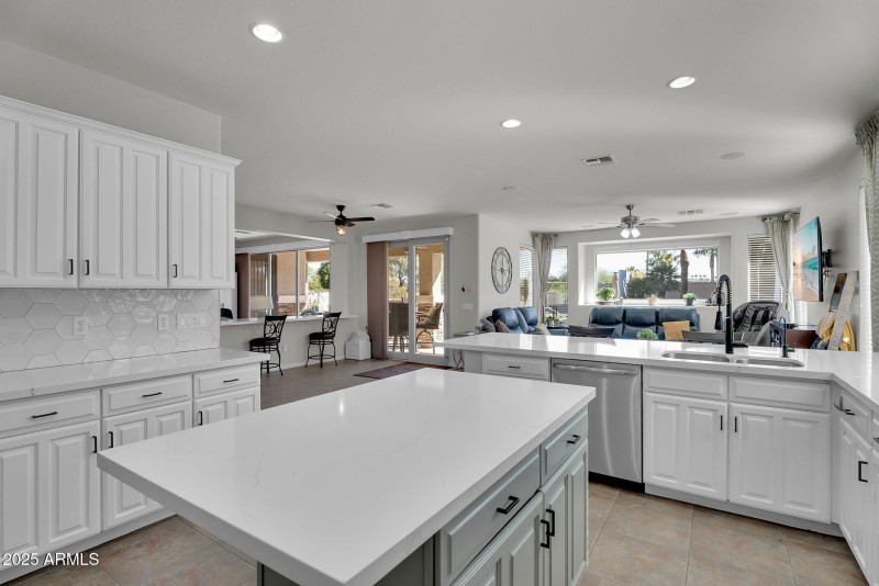 13-web-or-mls-Meadowview-15