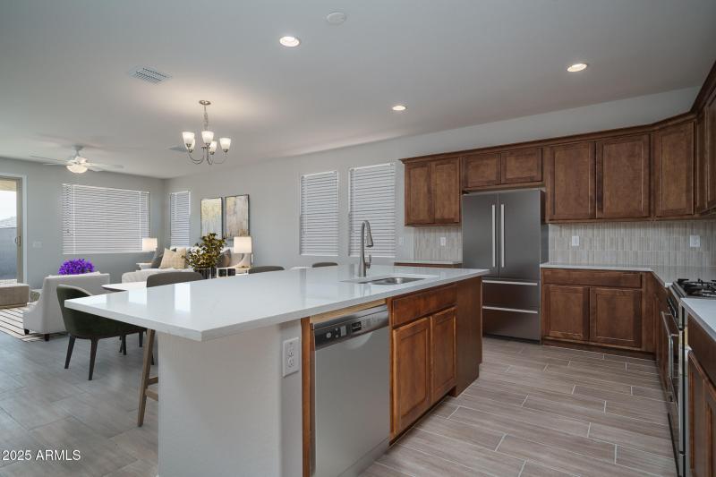 2VS) KITCHEN