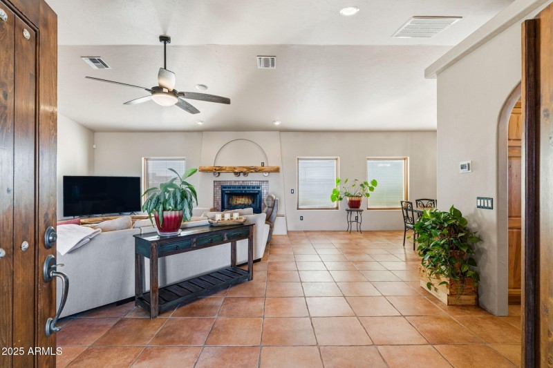 38-web-or-mls-Mustang Trail-27