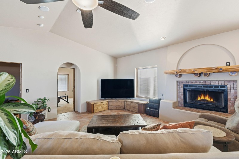 46-web-or-mls-Mustang Trail-35