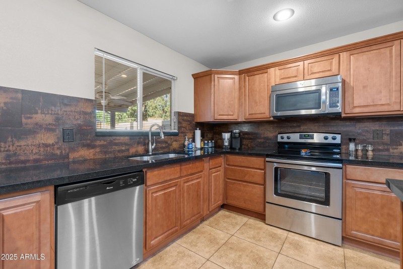 12_4450 w ironwood dr-17