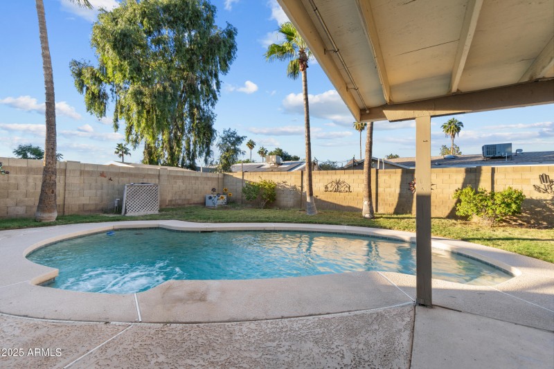 33_4450 w ironwood dr-13