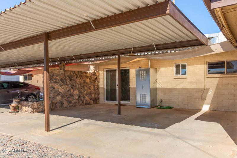 2 car parking behind unit