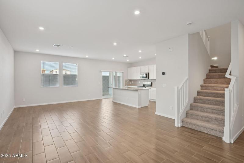 7-web-or-mls-W Jessie Ln-S0611-007