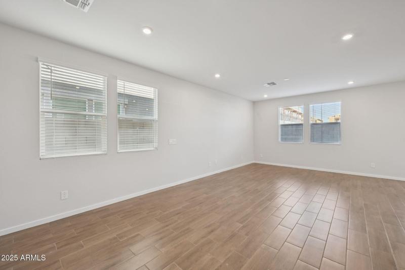 9-web-or-mls-W Jessie Ln-S0611-009