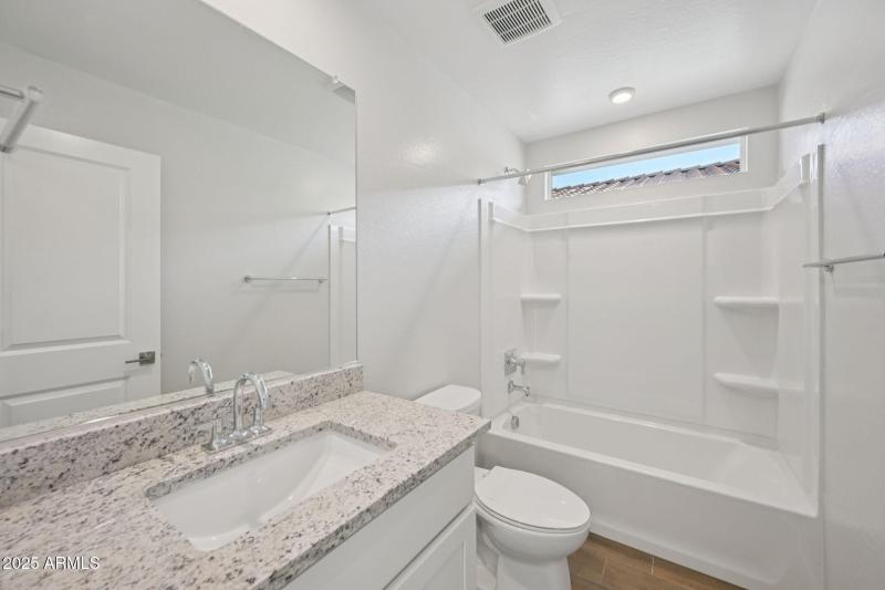 24-web-or-mls-W Jessie Ln-S0611-024