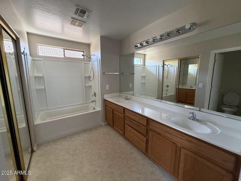 19 - Master Bathroom