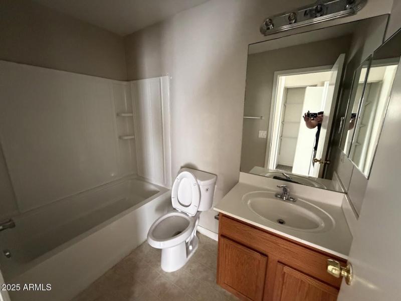20 - Upstairs Bathroom
