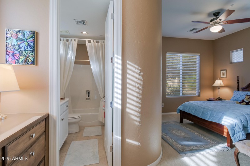 Guest Suite/Bedroom 2