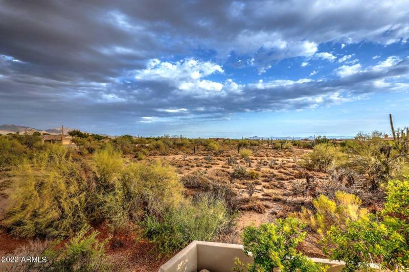Expansive Balcony-View
