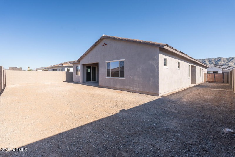 Tri Pointe Whispering Hills 98 - Backyar