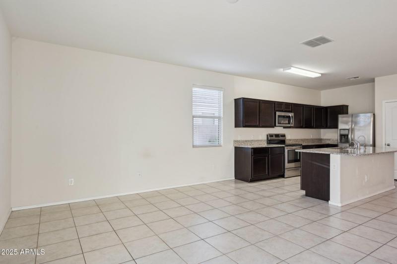 14-web-or-mls-5003-e-smoky-quartz-rd