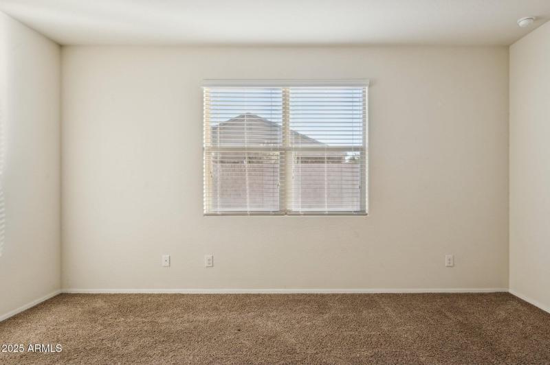 33-web-or-mls-5003-e-smoky-quartz-rd