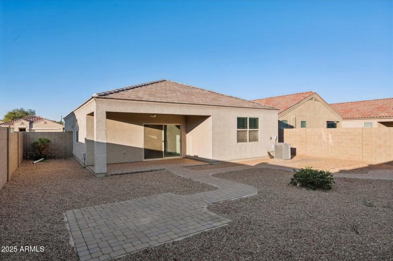 38-web-or-mls-5003-e-smoky-quartz-rd