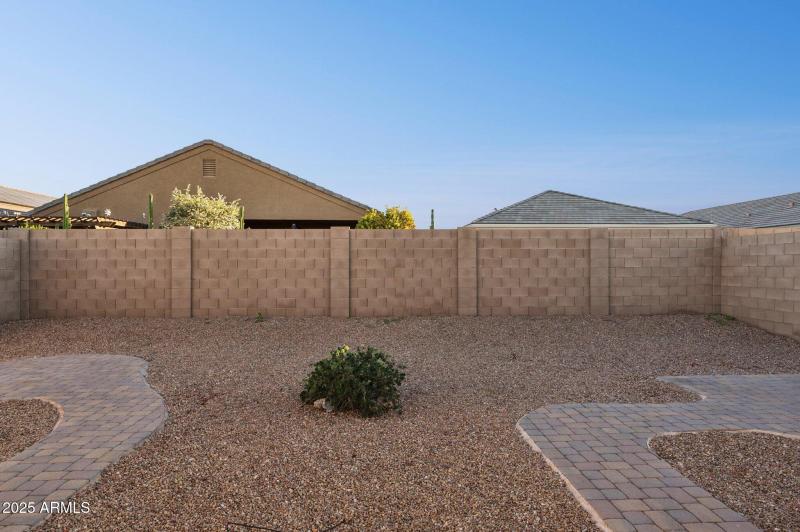 41-web-or-mls-5003-e-smoky-quartz-rd