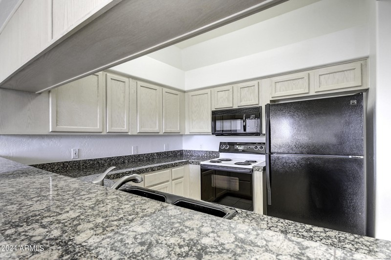 16357 E Arrow Dr Unit 106 (10)