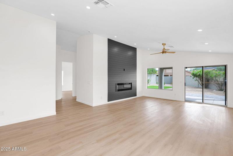 14-web-or-mls-P1326954