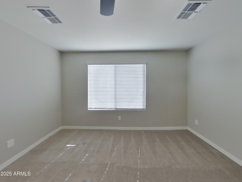 4_pc_ROzA0QyEtS_KGLJWgr9af_layout_1