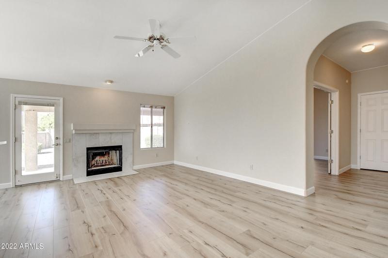 16205 E Glenpoint Dr (13)