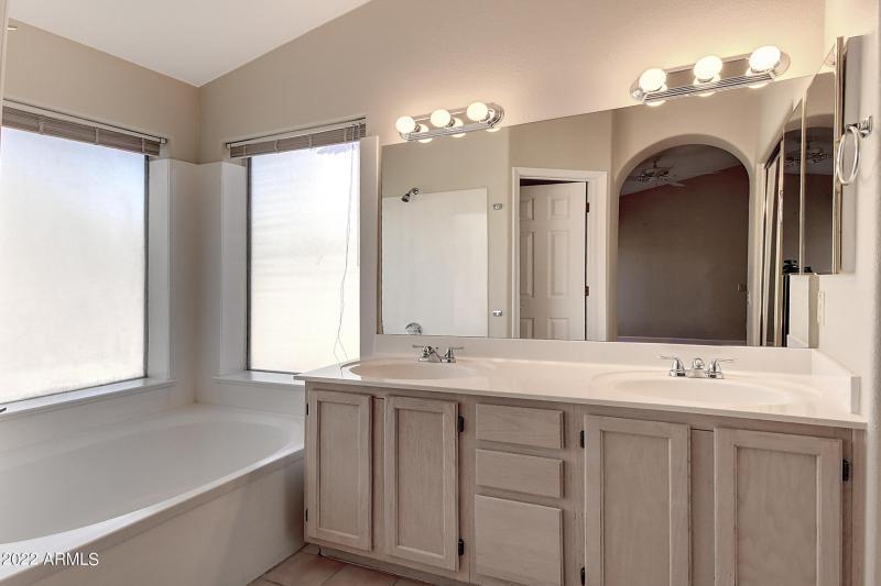 16205 E Glenpoint Dr (21)