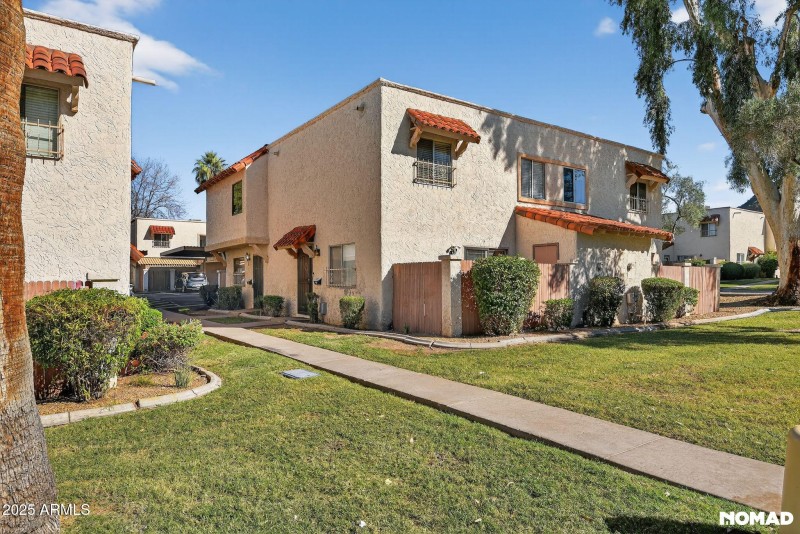 01_1228_E_Lawrence_Ln_Phoenix_AZ_85020_U