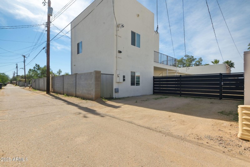 809 North 10th Avenue - Exterior (10)