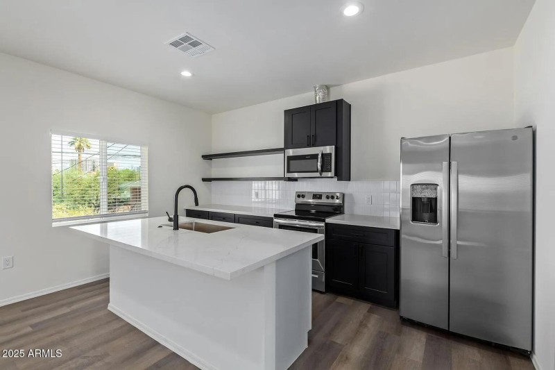 0de30e52f04c6b7a943e0993f1b600d9-uncropp