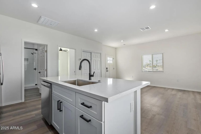 dea74f0c43c178b80ecaa2e29531ab24-uncropp