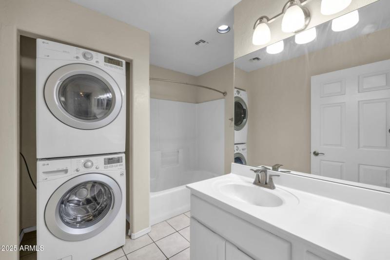 12-web-or-mls-322A8263