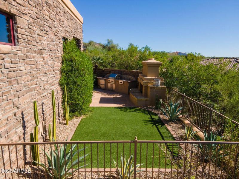 Kids and Pets will enjoy the yard