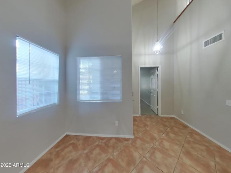 2_pc_KCXq3BHjJy_drnqb2y0zq_layout_1