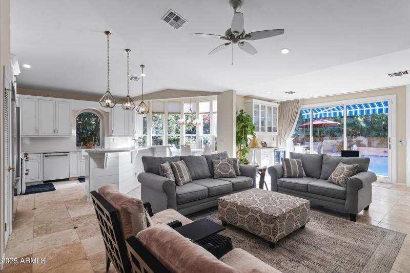 10115 E Bella Vista Dr-14