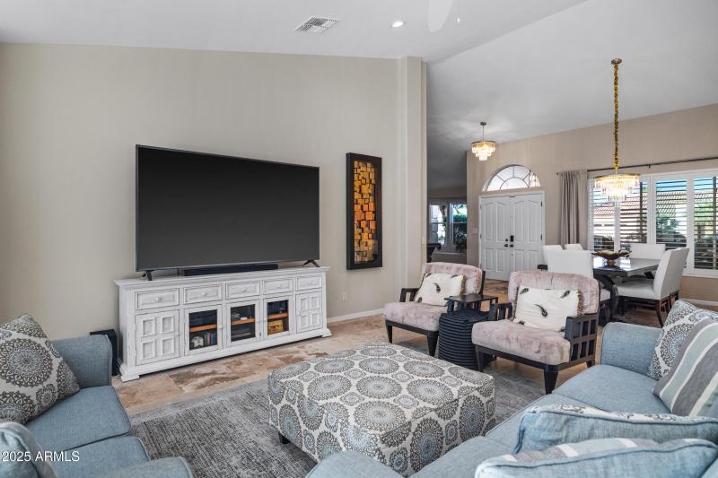 10115 E Bella Vista Dr-16