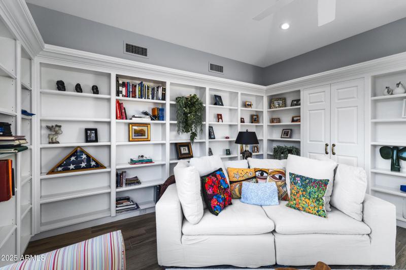 10115 E Bella Vista Dr-46