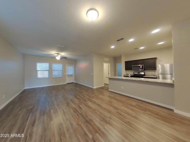 1_pc_hs48EoxUnz_XXmz1GCLdD_layout_1