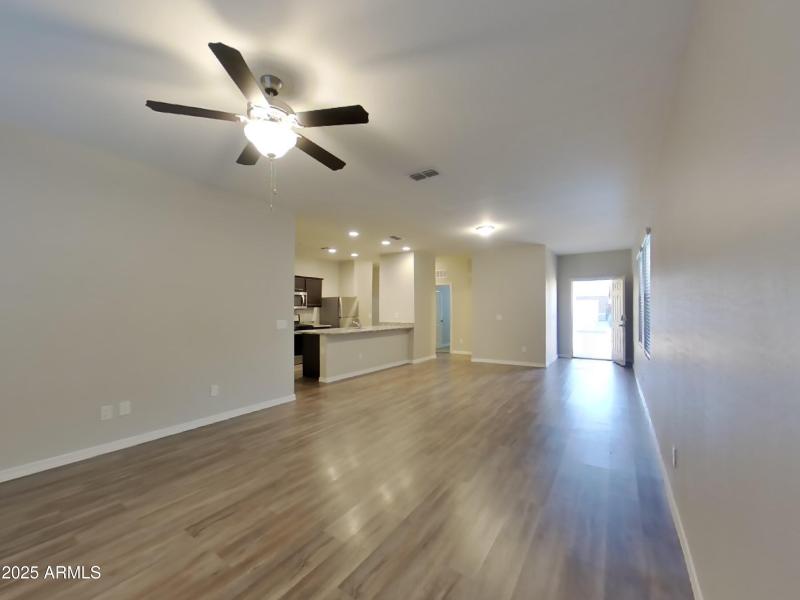 2_pc_hs48EoxUnz_t4nQZBscfa_layout_0