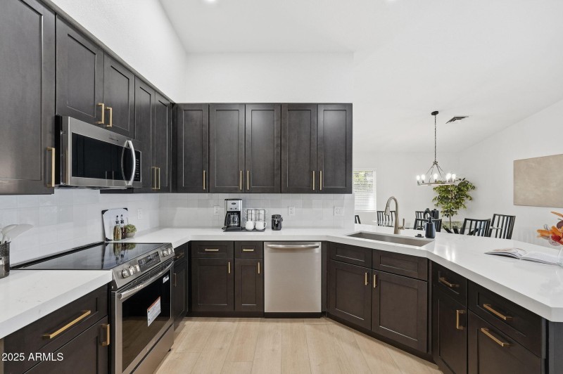 14-web-or-mls-014_ListerPros