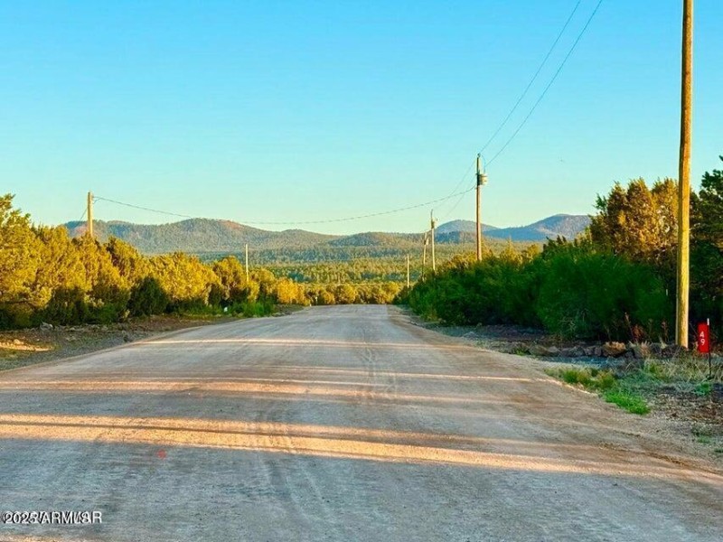 20251103233346690135000000-o