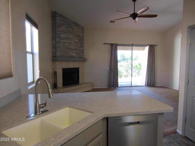 1071 Vista Grande 063