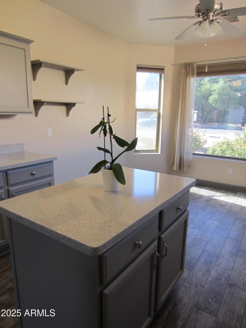 1071 Vista Grande 045