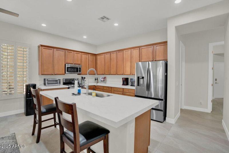 017_19-web-or-mls-2209_leo_place-16_448