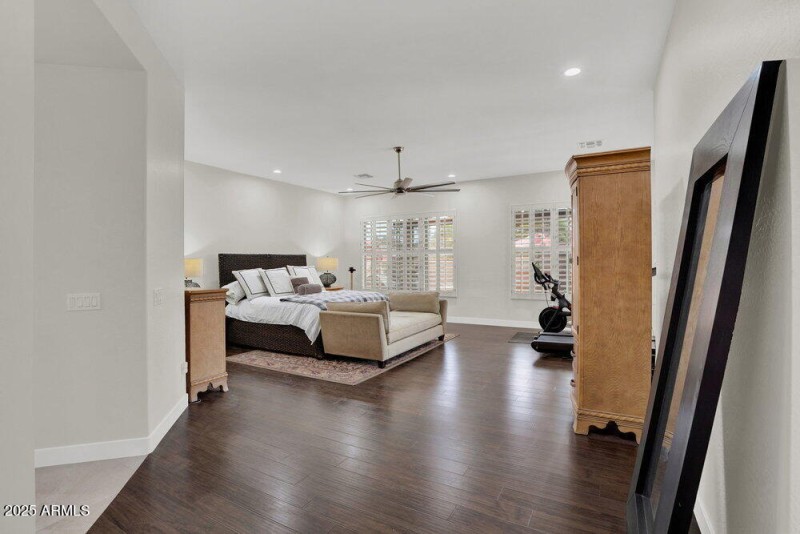 022_27-web-or-mls-2209_leo_place-25_918