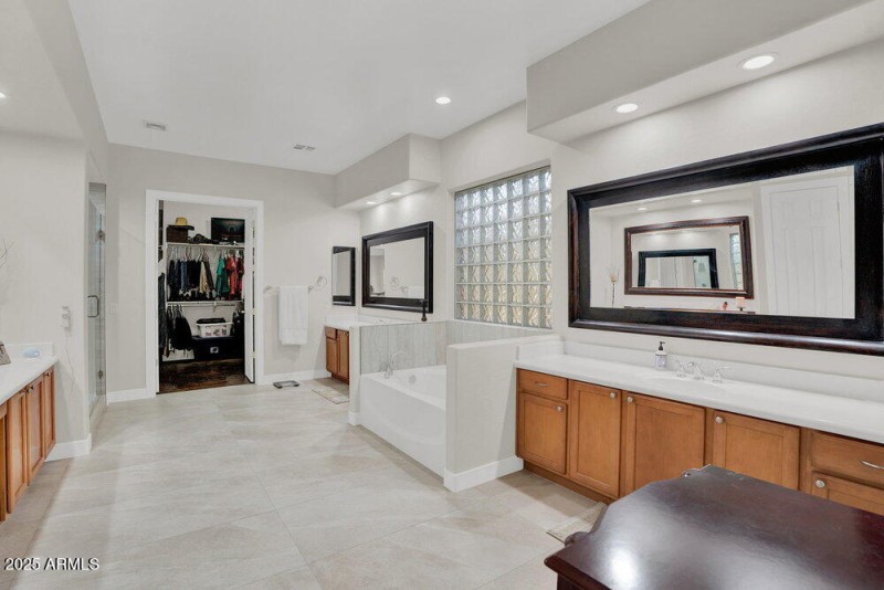 029_34-web-or-mls-2209_leo_place-30_769